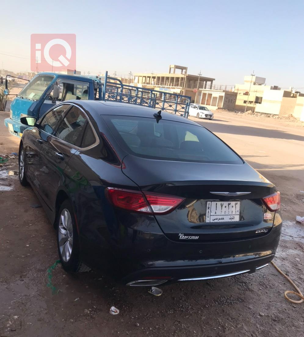 کرایسلەر 200